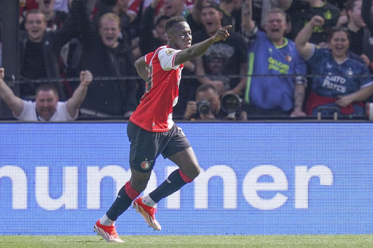 'Feyenoord sprak al met Newcastle United over langer verblijf Yankuba Minteh'