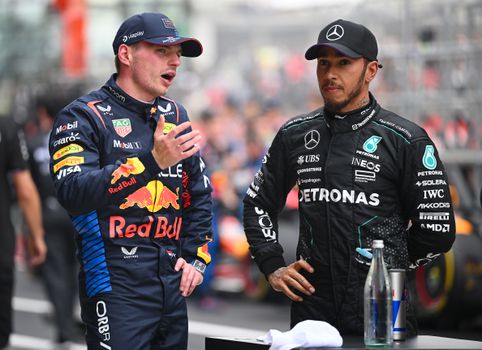 Toto Wolff wil Verstappen naar Mercedes halen, maar beweert: 'Als ik Max was, zou ik bij Red Bull blijven'