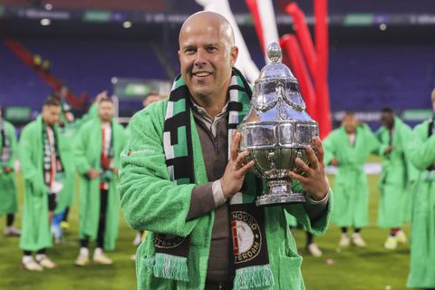 Wedkantoren zien Arne Slot als topfavoriet bij Liverpool: 'Dan wordt het wel serieus'