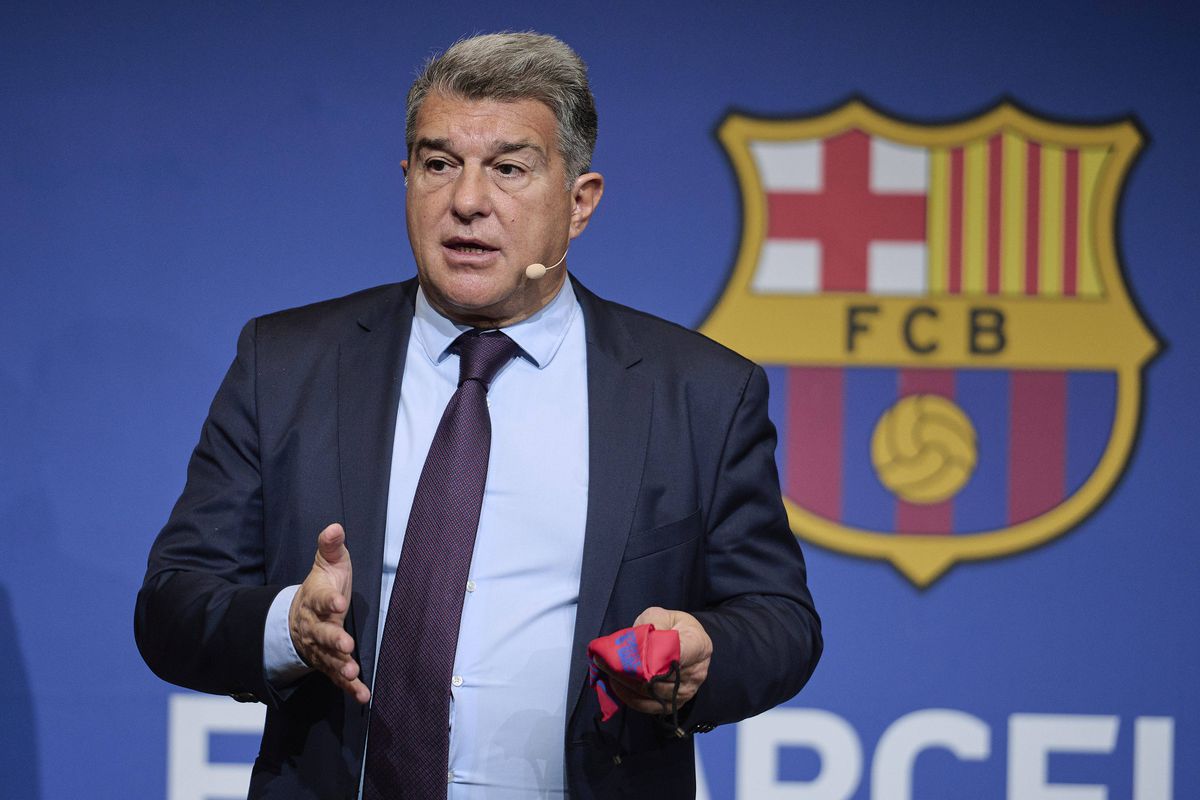 FC Barcelona-voorzitter vraagt beelden op van omstreden VAR-moment: 'Als het een goal was willen we El Clásico overspelen'