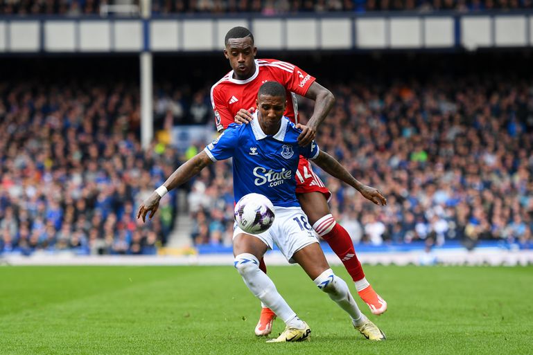 Controversiële Everton-speler steekt draak met VAR-audio eisend Nottingham Forest