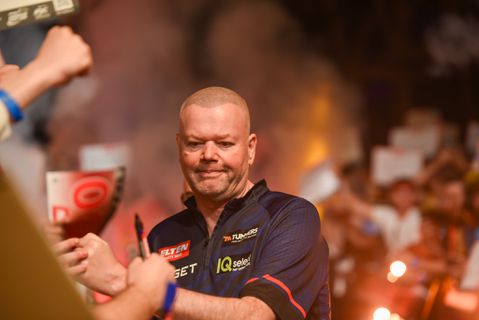 Zorgen nemen toe om 'slechte acteur' Raymond van Barneveld: 'Niet iets wat je makkelijk omdraait'