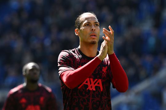 Virgil van Dijk spreekt zich uit over 'reset' bij Liverpool: 'De directie voert gesprekken'