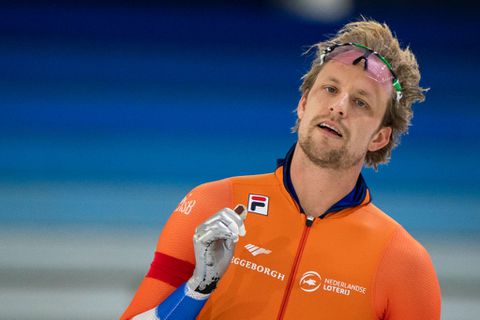 Ex‑schaatskampioen (40) behaalt indrukwekkend resultaat in nieuwe sport met bekend sterrenteam