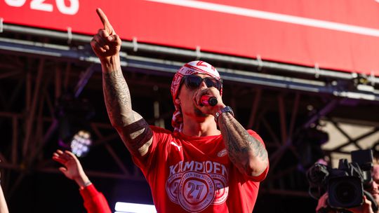 Dit zijn de afwezige spelers bij PSV tegen PEC Zwolle: wél het debuut van doelman Nick Olij