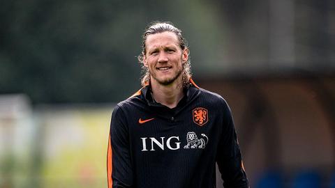 Spraakmakende transfer voor Oranje-international Wout Weghorst: 'Hij sliep al maanden in die pyjama'