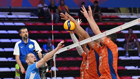 Nederlandse volleyballers verliezen van Slovenië, ticket voor Olympische Spelen iets verder weg