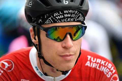 Nederlandse wielrenner Ivar Slik zwaargewond afgevoerd naar ziekenhuis na ongeluk tijdens training