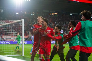 Tiental FC Twente knokt zich naar finale play-offs: Europese droom NEC ten einde