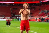 'Afscheid' bij FC Twente valt Sem Steijn zwaar: 'Normaal pak ik zulke momentjes niet...'