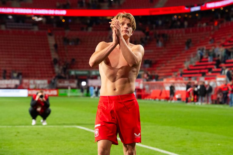 'Afscheid' bij FC Twente valt Sem Steijn zwaar: 'Normaal pak ik zulke momentjes niet...'