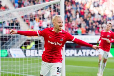AZ laat Heerenveen dit keer enigszins heel op weg naar finale Europese play-offs
