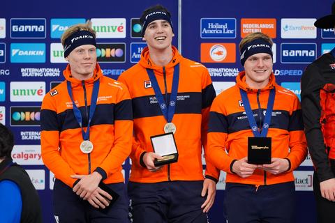 Jenning de Boo steekt de draak met geplaagde topschaatser Tim Prins: 'Kom maar, lekker snoepie'