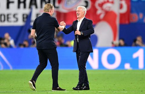 Bondscoach Didier Deschamps snapt niets van ophef over Simons-goal: 'Vond beoordelen lang duren'