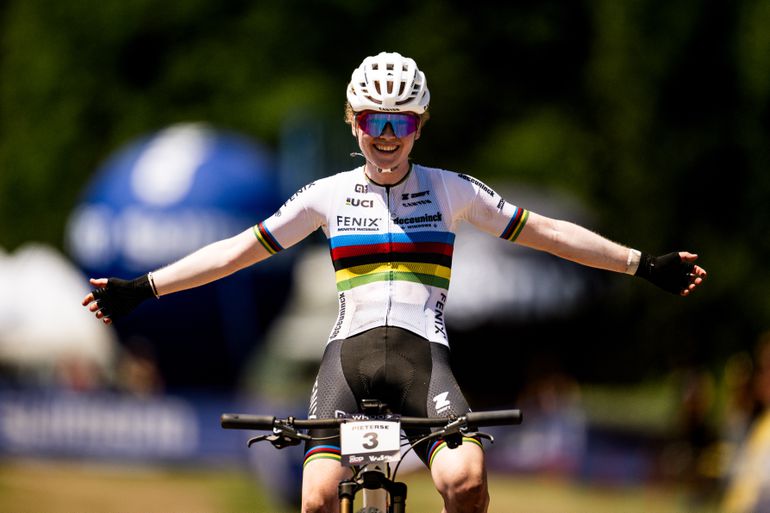 Nederlandse wereldkampioene overwint hitte, stof en enorme herrie: 'Dat was best lastig'