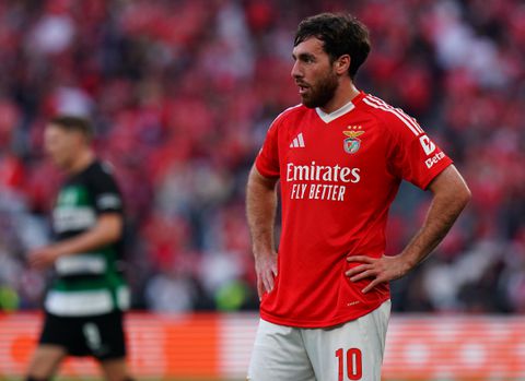 Ex-Feyenoorder onder vuur na openlijke ruzie met eigen trainer: 'Ik heb een Turks temperament'