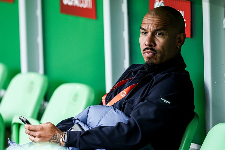 Nigel de Jong speelt opvallende rol in stunt van Jong Oranje: 'Hij is heel belangrijk voor ons'