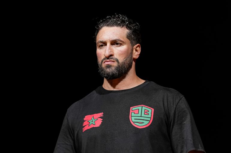 Topvechter Jamal Ben Saddik doorbreekt stilte na horrorblessure: 'Ik kom sterker terug'
