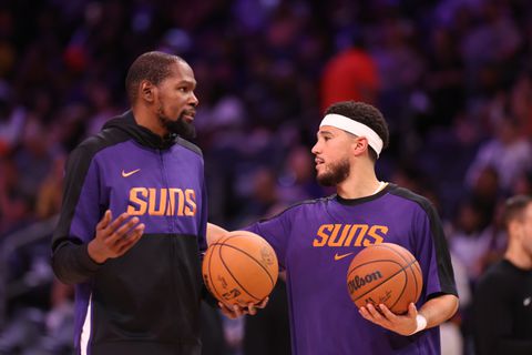 Transfershock in NBA: tweevoudig kampioen (36) tekent miljoenencontract bij talentvol team