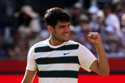 Ongenaakbare Carlos Alcaraz mag tonnen aan prijzengeld bijschrijven na derde tennistitel op rij