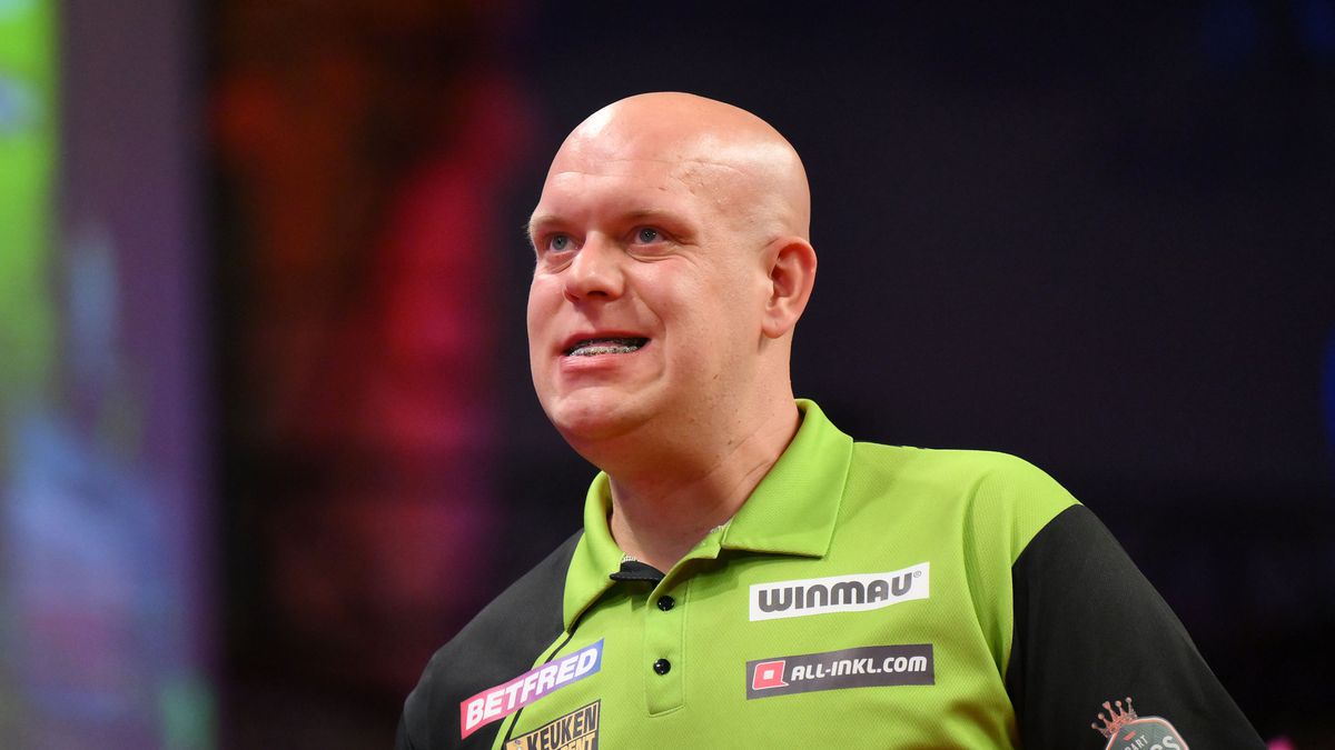 'Hij kan twee weken niet normaal eten': Michael van Gerwen ondergaat vandaag pijnlijke operatie