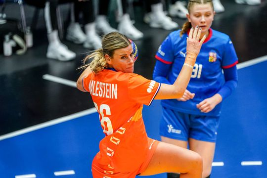 Handbalster Angela Malestein gaat diep voor Oranje: 'Het liefst speel ik álles'