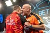 Michael van Gerwen tergde Kim Huybrechts voor en tijdens de World Cup of Darts en kreeg dat terugbetaald van de Belgische darters. ©PDC Darts