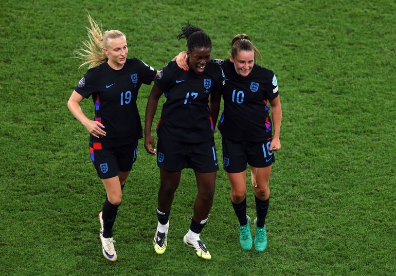LIVE | Nagelbijten voor Engeland van Sarina Wiegman en Italië: wéér een strafschoppenreeks op komst