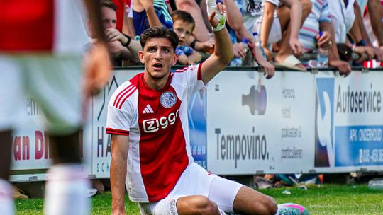 Ajax hoopt op extra miljoenen: 'Volgende speler onderweg naar de uitgang'