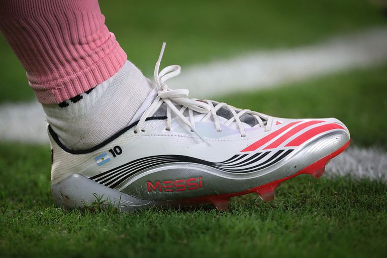 Miljarden dollars en gigantische contracten: dit zijn de tien meest krankzinnige sponsordeals in de sportgeschiedenis