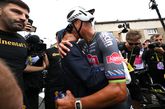 Wielervrouw Roxanne Bertels steekt emotionele Mathieu van der Poel hart onder de riem: 'Elke dag alles gegeven'