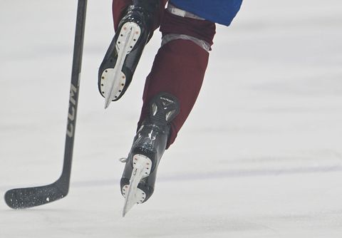 IJshockeytalent (19) overlijdt na tragisch ongeval in 'hotel des doods', zussen en vriendin geschokt