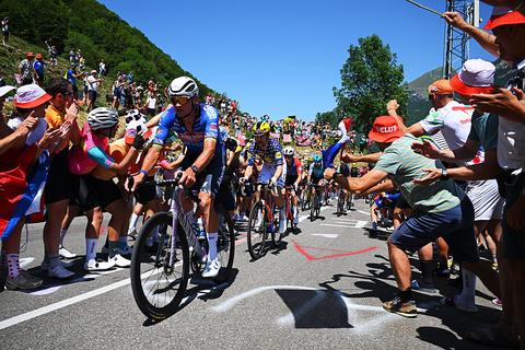 Mathieu van der Poel doet eerlijke onthulling na dagsucces teamgenoot in Tour de France: 'Dat was niet het plan'