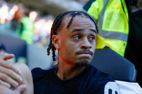 Moeder van topvoetballer Xavi Simons openhartig over 'lelijke baby' en andere voornaam: 'Vond ik niet passen'