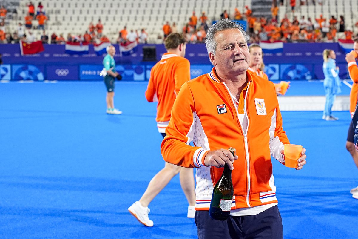 Bondscoach Paul van Ass verbaast met beslissing na olympisch goud Oranje-hockeysters: 'Tijd om vooruit te kijken'