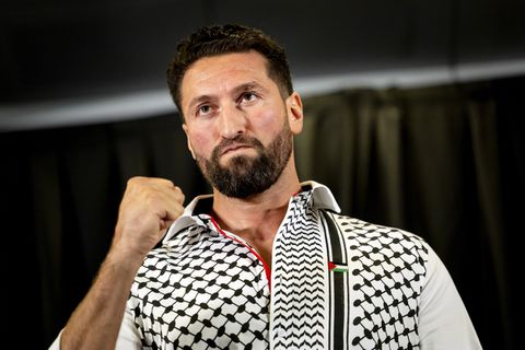 Jamal Ben Saddik krijgt applaus na statement tijdens Glory: 'Dat is gewoon afschuwelijk'