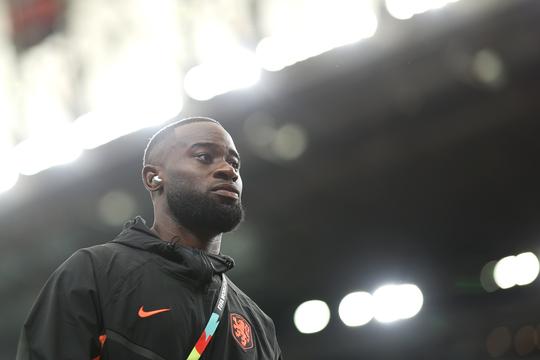 Oud-topvoetballer snapt veelbesproken transfer Lutsharel Geertruida volledig: 'Hij is gewoon Feyenoorder'