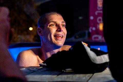 Zwemicoon Maarten van der Weijden laat van zich horen na moeilijke beslissing: 'Dan maken we er een feestelijk moment van'