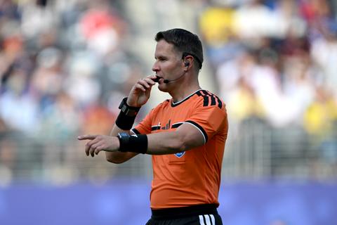 Scheidsrechter Danny Makkelie blikt terug op WK en 'onwerkelijk' verlies: 'Dan besef je hoe relatief voetbal is'