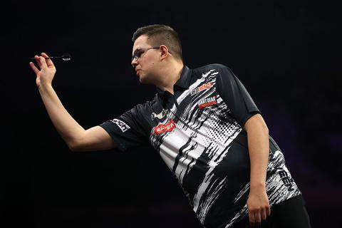 Topdarter Gian van Veen verrassend uitgeschakeld door Australische sensatie op World Series-toernooi