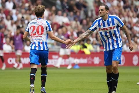 LIVE Eredivisie | Heerenveen wil ongeslagen status vasthouden tegen PEC, AZ nog altijd foutloos