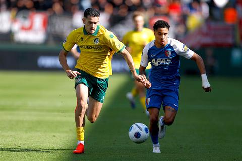 LIVE Eredivisie | AZ op voorsprong tegen tiental van Fortuna Sittard