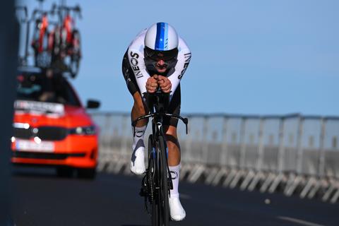 LIVE Vuelta | Joshua Tarling noteert snelste tijd na emotionele week, Wout van Aert onderweg