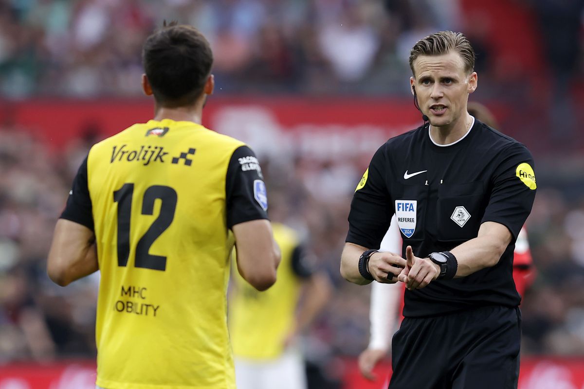 David Hancko begrijpt kritiek op arbitrage niet bij Feyenoord - NAC Breda: 'Was een honderd procent penalty'