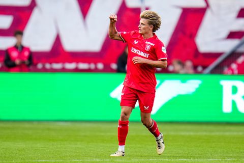 FC Twente loopt over Almere City heen en boekt overtuigende uitzege