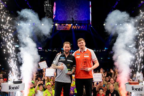 Bekritiseerde topdarter Danny Noppert oogst lof met 'goeie switch': 'Zo wil je hem zien'