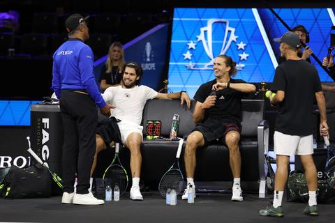 Hilariteit tussen Carlos Alcaraz en Alexander Zverev na veelbesproken moment op US Open