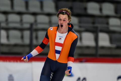 Nederlands schaatstalent (18) duikt op tijdens WK wielrennen en maakt grote indruk