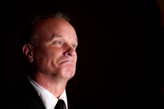 Zaakwaarnemer Dennis Bergkamp deelt pijnlijke anekdote over angst ex-topvoetballer: 'Iedereen begon te lachen'