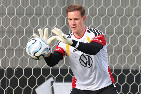 Ajax-keeper Marc ter Stegen openhartig over moeilijke periode: 'Ik ging aan mezelf twijfelen'